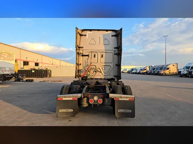 2024 Freightliner Cascadia 12685f50c6df5e3f9c6cda126cc7fe46641