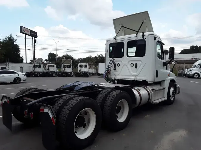 2019 FREIGHTLINER CASCADIA 125