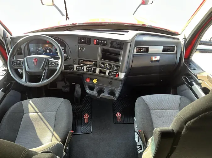2024 Kenworth T680