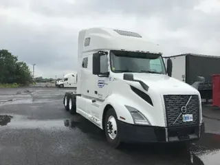 2019 VOLVO VNL64760