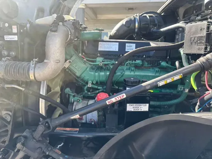 2021 VOLVO VNL64T30085fb9768d611efc86e31c0d65557b7cc