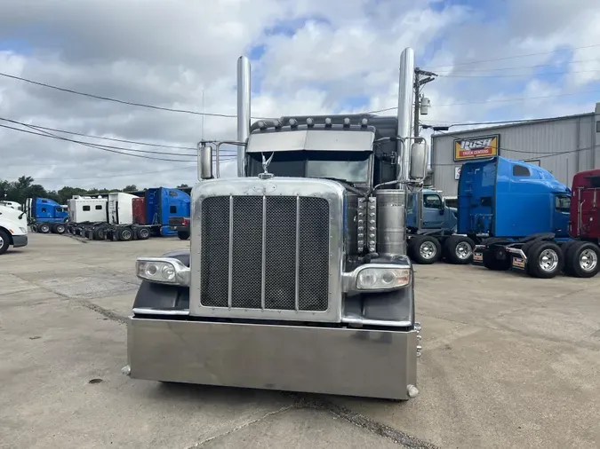 2021 Peterbilt 389