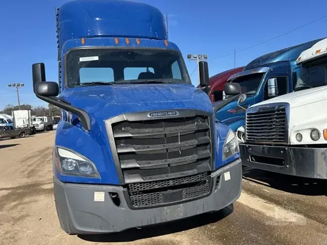 2020 FREIGHTLINER CASCADIA 116