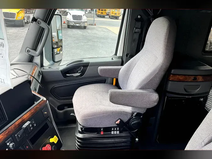 2021 INT LT625 6x4