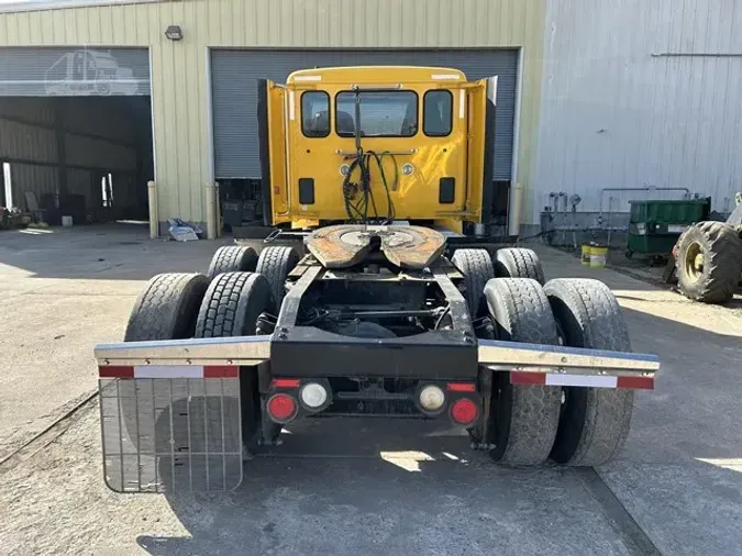 2016 PETERBILT 579