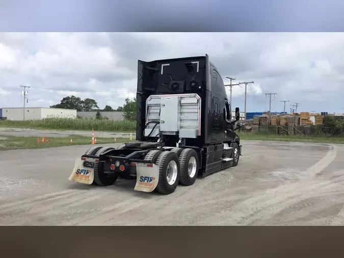 2023 Freightliner Cascadia 126