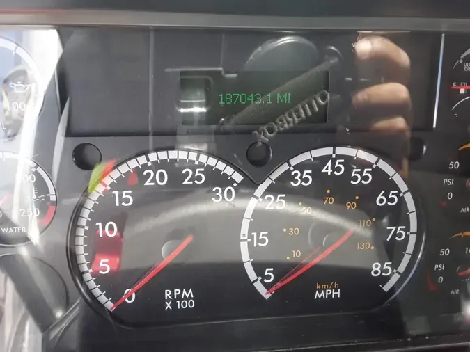 2021 FREIGHTLINER/MERCEDES M2 106