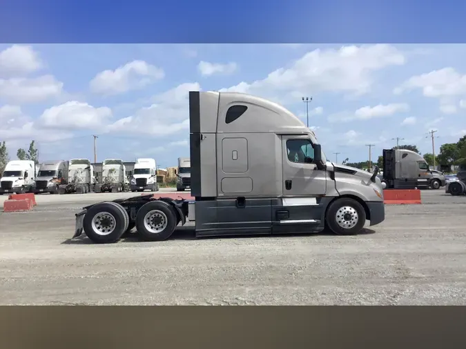 2023 Freightliner Cascadia 126860f31c664fc4c7d74ee3694e19ccd16