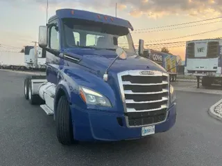 2019 FREIGHTLINER T12664ST
