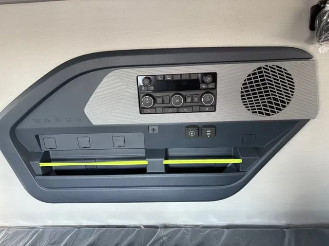 2026 VOLVO TRUCK VNL64TV04