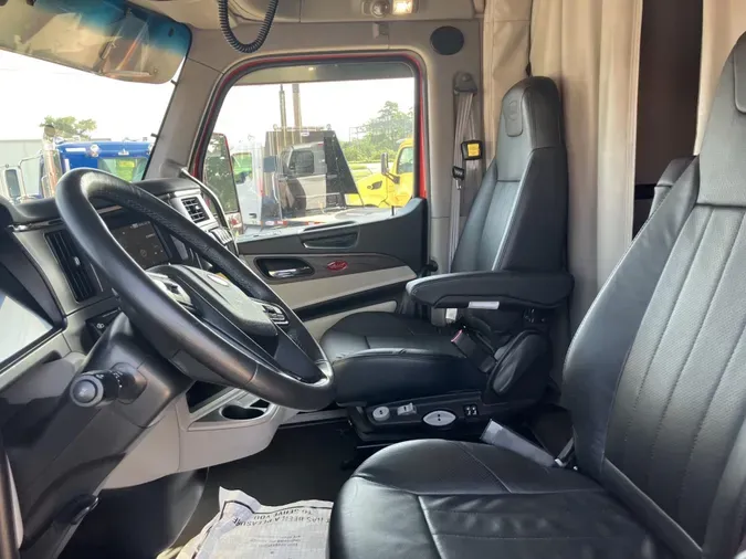 2023 Peterbilt 579