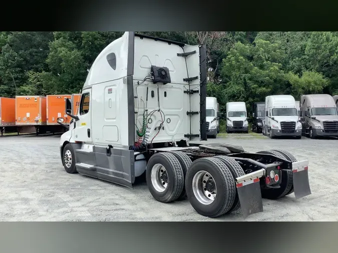 2023 Freightliner Cascadia 126