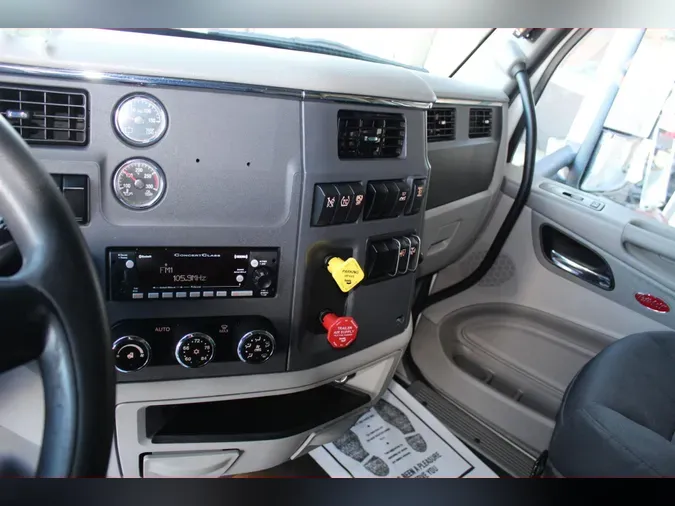 2022 Peterbilt 579