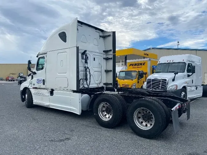 2020 Freightliner T12664ST