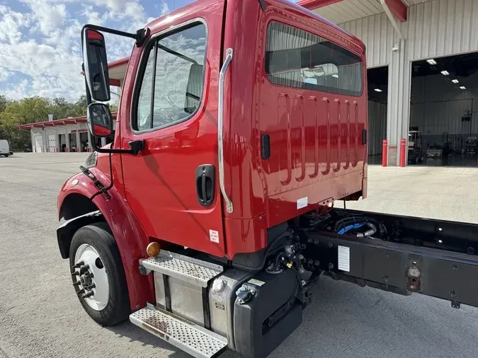2020 Freightliner M2 106