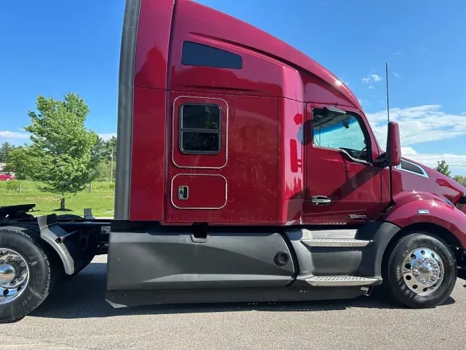 2021 Kenworth T680 Short Hood