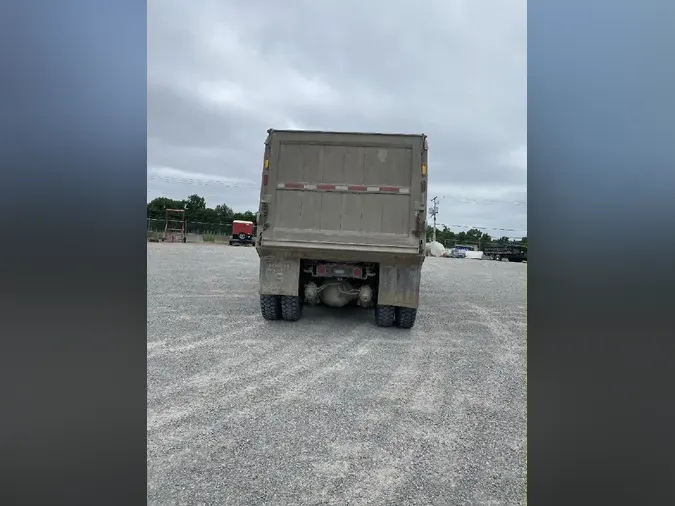 2015 PETERBILT 567