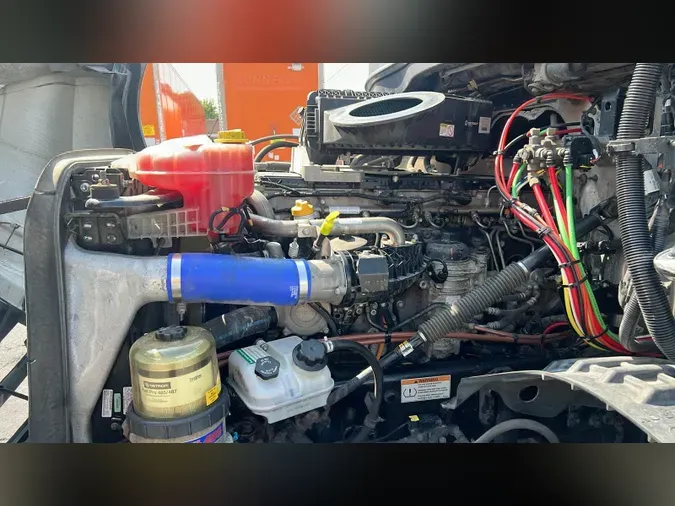 2021 Freightliner Cascadia 126