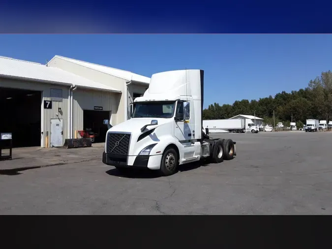2018 Volvo VNL300