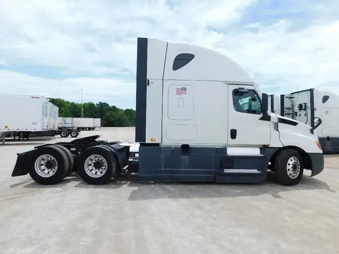 2020 FREIGHTLINER CASCADIA 126