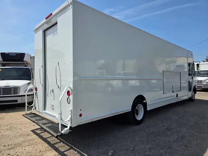 2017 FRTLR CUSTOM CHASSIS CORP MT-55 WALK-IN