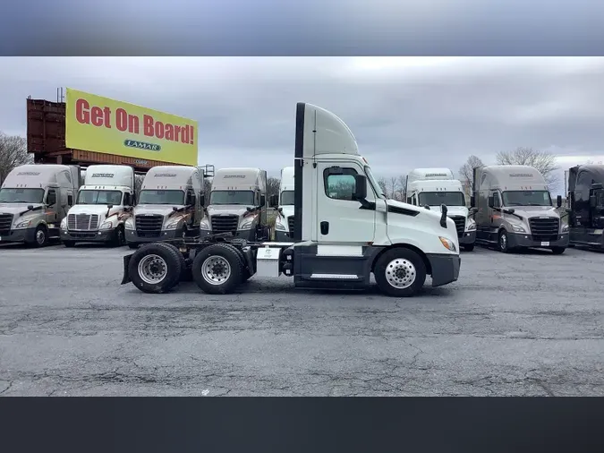 2020 Freightliner Cascadia 126862a6c20a89d73695519c210c8ac4799