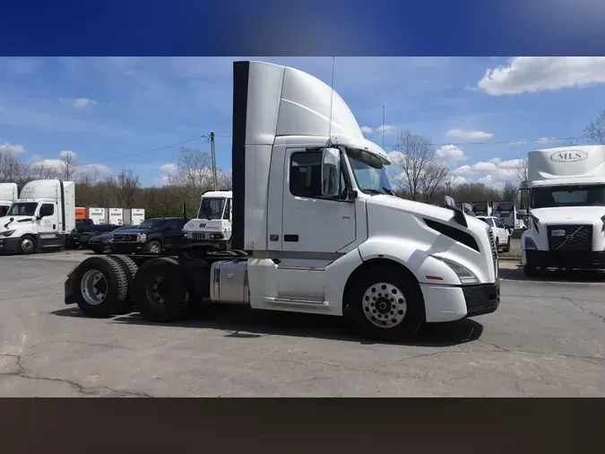 2019 Volvo VNL300