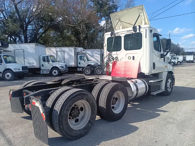 2018 FREIGHTLINER/MERCEDES CASCADIA 125