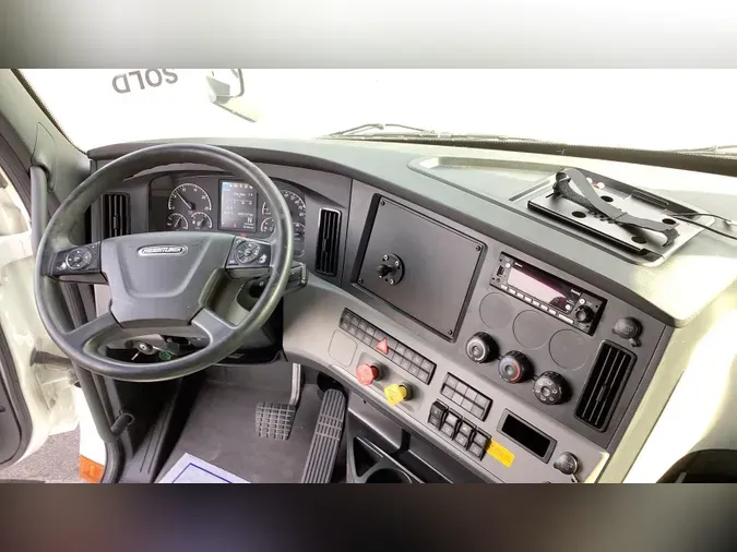 2022 Freightliner Cascadia 126
