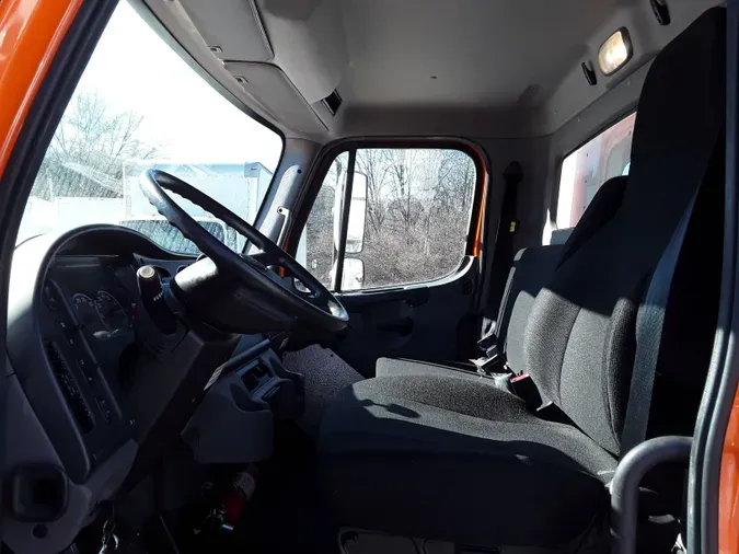 2019 FREIGHTLINER/MERCEDES M2 106