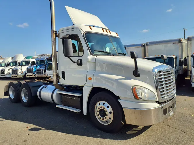 2018 FREIGHTLINER/MERCEDES CASCADIA 125