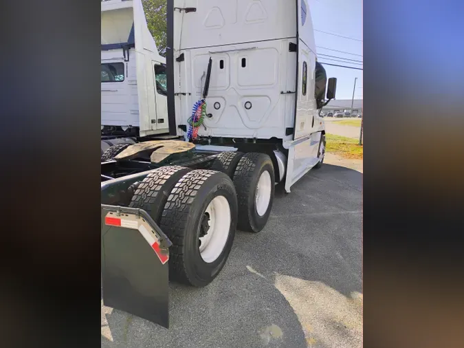 2019 FREIGHTLINER/MERCEDES CASCADIA 125