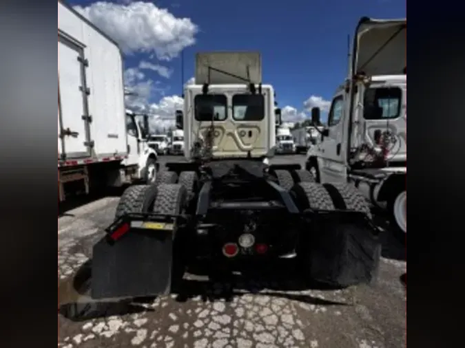 2019 FREIGHTLINER NEW CASCADIA PX12664