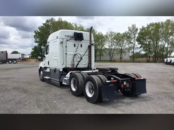 2021 Freightliner Cascadia 126