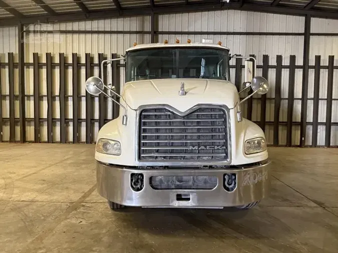 2015 MACK PINNACLE CXU6138640937f137397678838bdcc01bef196