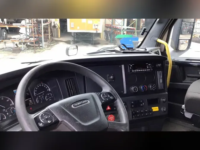 2024 Freightliner Cascadia 126