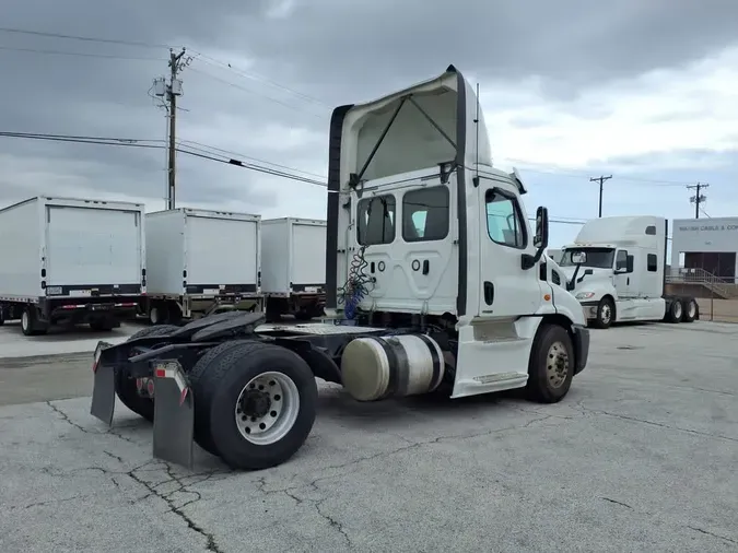 2019 FREIGHTLINER CASCADIA 113