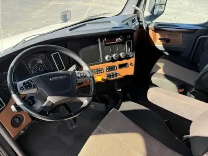 2020 Freightliner Cascadia