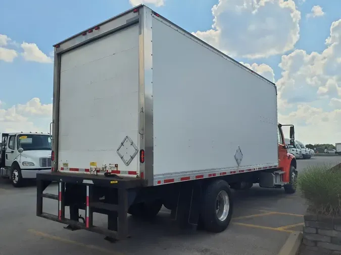 2018 FREIGHTLINER M2 106