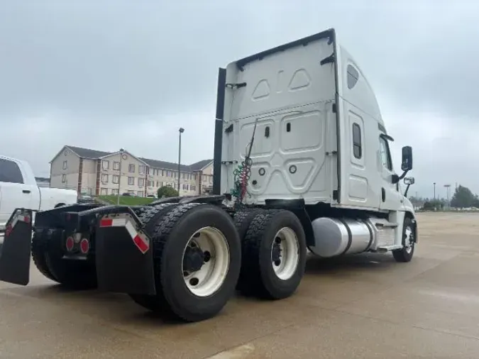 2020 Freightliner Cascadia 125
