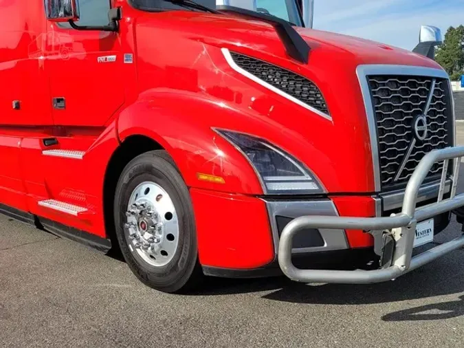 2023 VOLVO VNL64T860