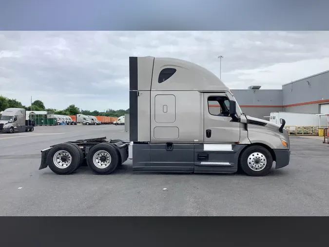 2023 Freightliner Cascadia 126