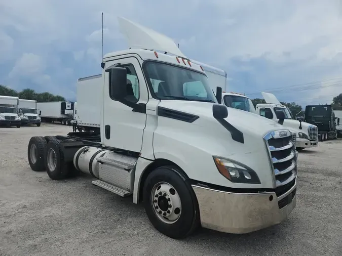 2019 FREIGHTLINER NEW CASCADIA PX12664