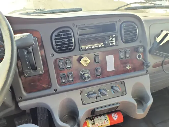 2014 FREIGHTLINER/MERCEDES M2 106