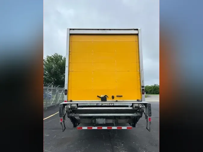 2019 Freightliner Business Class M2 106
