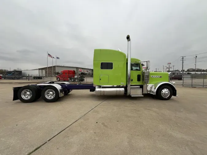 2022 Peterbilt 389