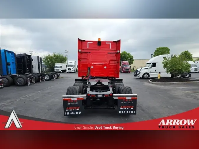 2021 VOLVO VNL740