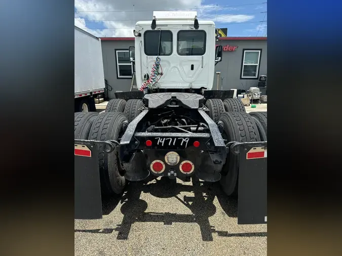 2018 FREIGHTLINER/MERCEDES CASCADIA 113