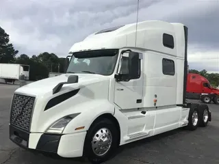 2020 VOLVO VNL860