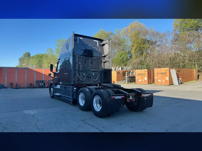 2024 Freightliner Cascadia